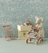 Vintage Kinderwagen für Mäuse- und Hasen Babys von Maileg Rosa