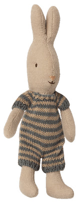 Kaninchenbaby Micro im Strickstrampler (Maileg) BLAU