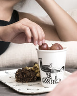 Illustrierter Keramik Becher FLYING COUPLE