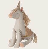 kuscheltier Pony von Maileg mit abnehmbarem Horn und Sattel